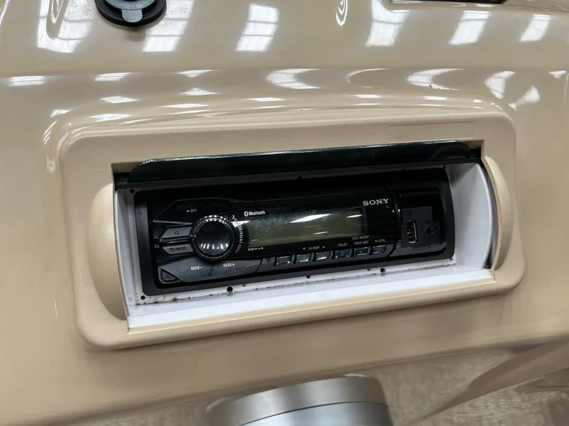 Slide: The Image of Bennington 24 SX 2016 - 3