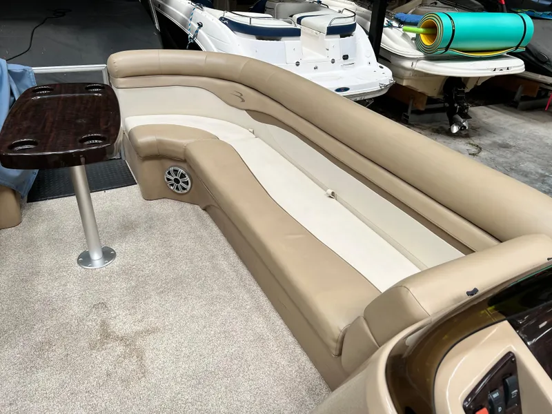 Slide: The Image of Bennington 24 SX 2016 - 6