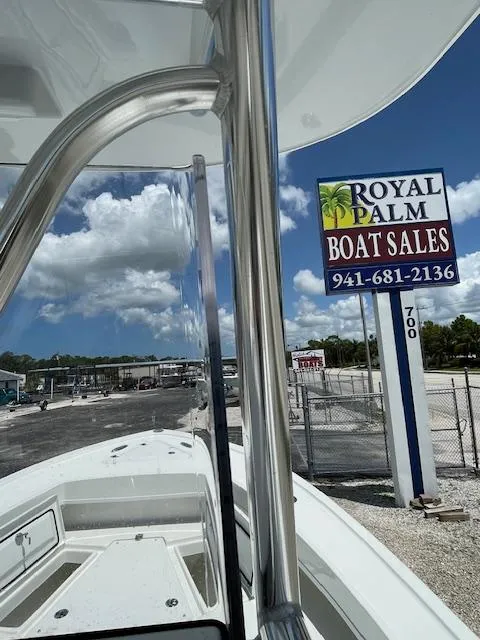 Slide: The Image of 2025 Pair Customs 21MV boat at Royal Palm Boat Sales dealership. - 31