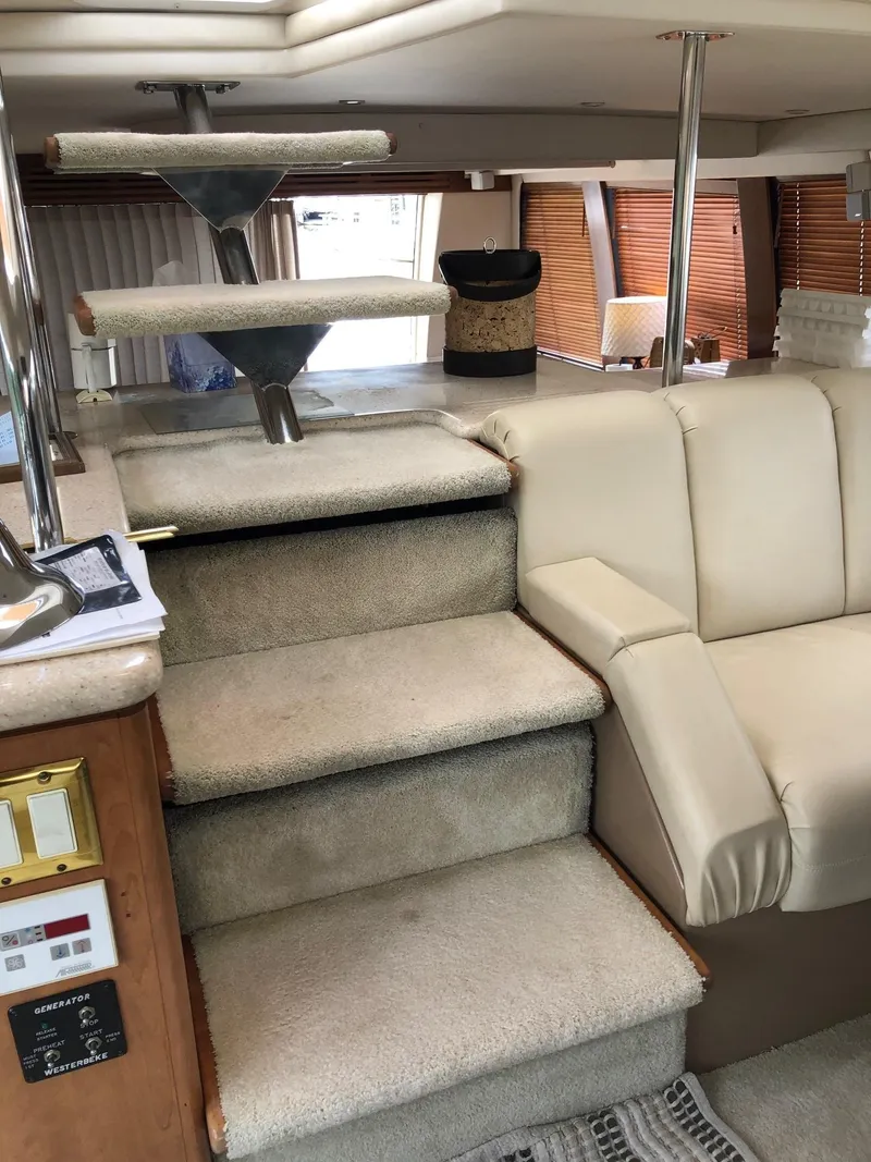 Slide: The Image of Carver 530 Voyager Pilothouse 1998 - 50