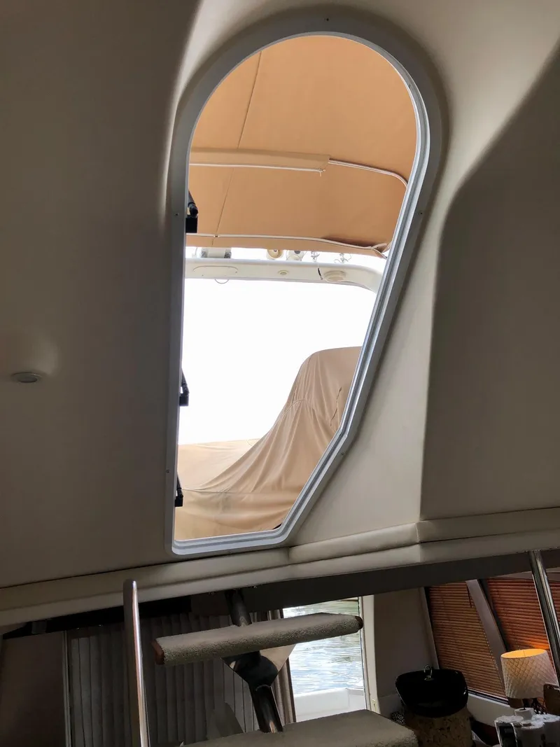 Slide: The Image of Carver 530 Voyager Pilothouse 1998 - 51