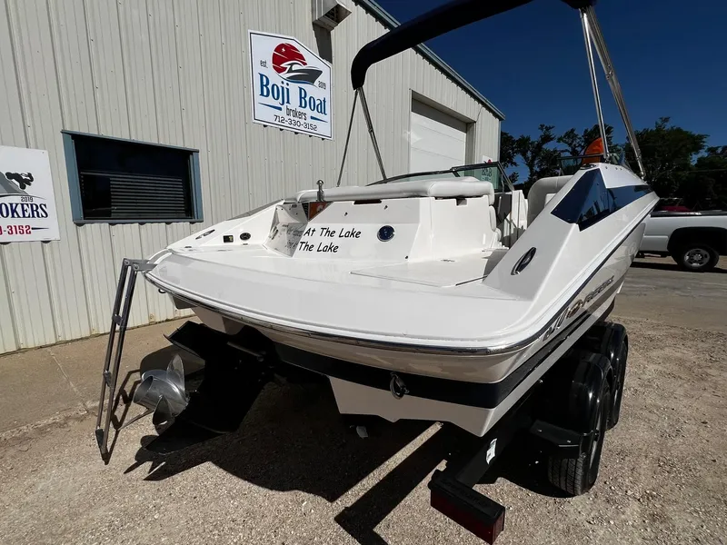 Slide: The Image of 2004 Regal 2200 Bowrider boat at Boji Boat Brokers. - 28