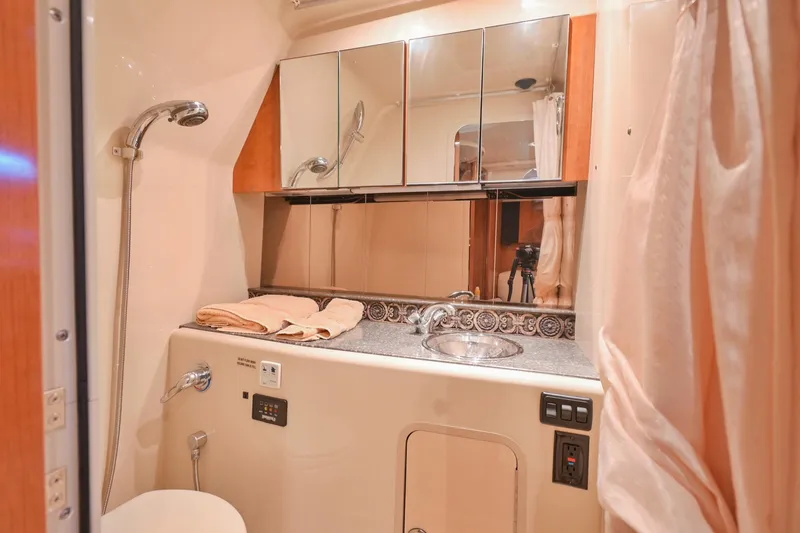 Slide: The Image of Cruisers 330 Express 2008 - 57