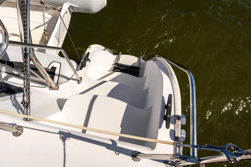 Slide: The Image of PDQ Power Catamaran MV/34 Passagemaker 2002 - 52