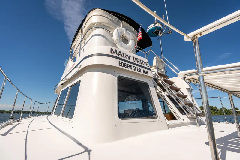 Slide: The Image of PDQ Power Catamaran MV/34 Passagemaker 2002 - 54