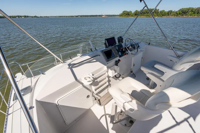 Slide: The Image of PDQ Power Catamaran MV/34 Passagemaker 2002 - 56