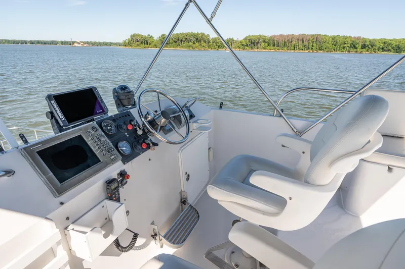 Slide: The Image of PDQ Power Catamaran MV/34 Passagemaker 2002 - 57