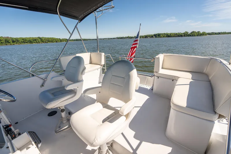 Slide: The Image of PDQ Power Catamaran MV/34 Passagemaker 2002 - 58