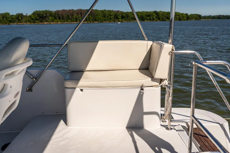 Slide: The Image of PDQ Power Catamaran MV/34 Passagemaker 2002 - 63