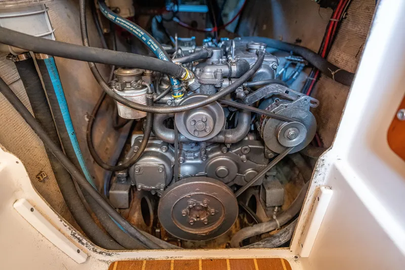 Slide: The Image of PDQ Power Catamaran MV/34 Passagemaker 2002 - 66