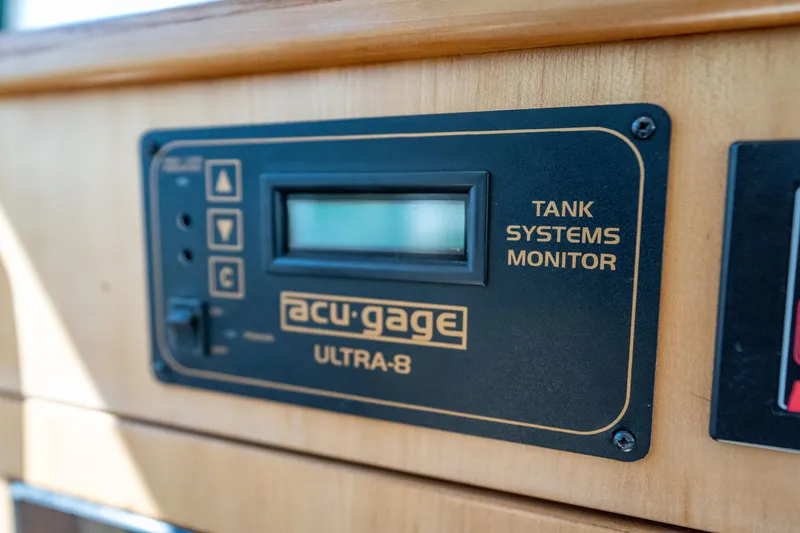 Slide: The Image of PDQ Power Catamaran MV/34 Passagemaker 2002 - 67