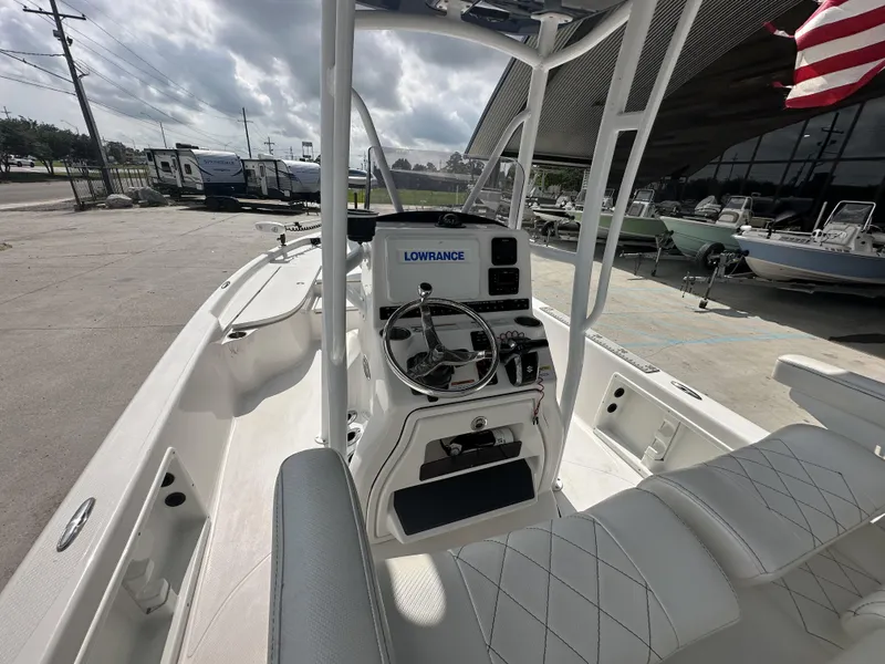 Slide: The Image of 2022 Blue Wave 2400 PURE BAY boat interior with Lowrance electronics. - 16