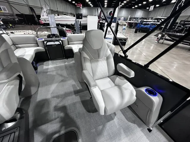 Slide: The Image of Avalon Catalina Quad Lounger 23 FT 2024 - 10