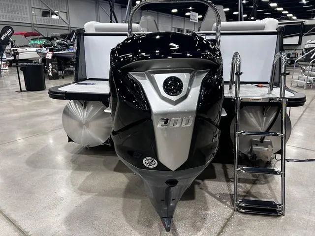 Slide: The Image of Avalon Catalina Quad Lounger 23 FT 2024 - 4