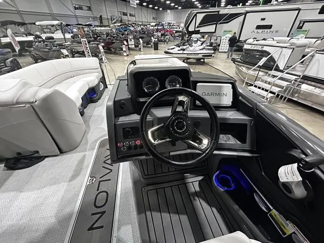 Slide: The Image of Avalon Catalina Quad Lounger 23 FT 2024 - 9