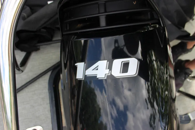 Slide: The Image of 2021 SunChaser Geneva Cruise 24 SB outboard motor, 140 horsepower - 21