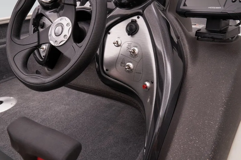 Slide: The Image of Tracker Pro Team 175 TF 2023 - 25