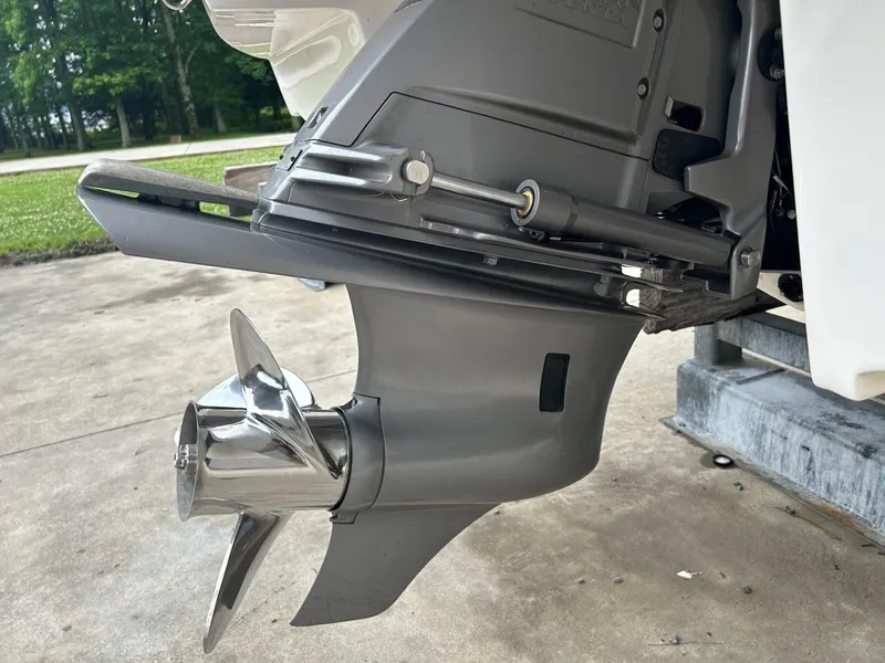 Slide: The Image of Regal 2000ES 2019 - 11