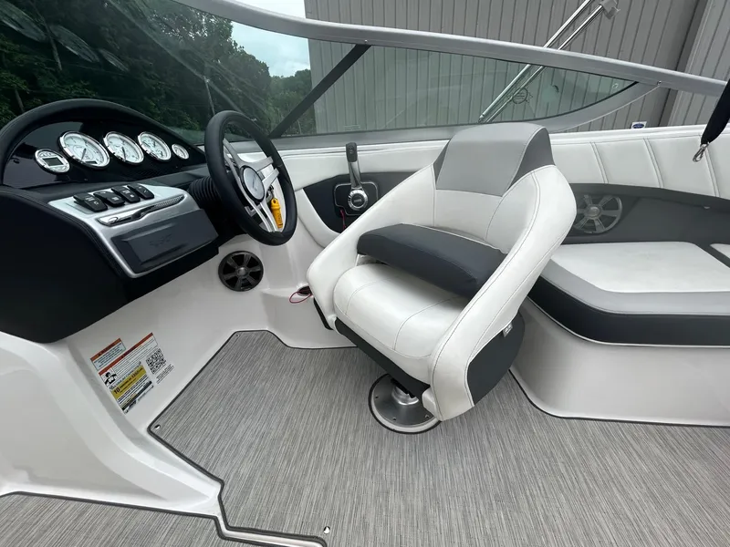 Slide: The Image of Regal 2000ES 2019 - 7