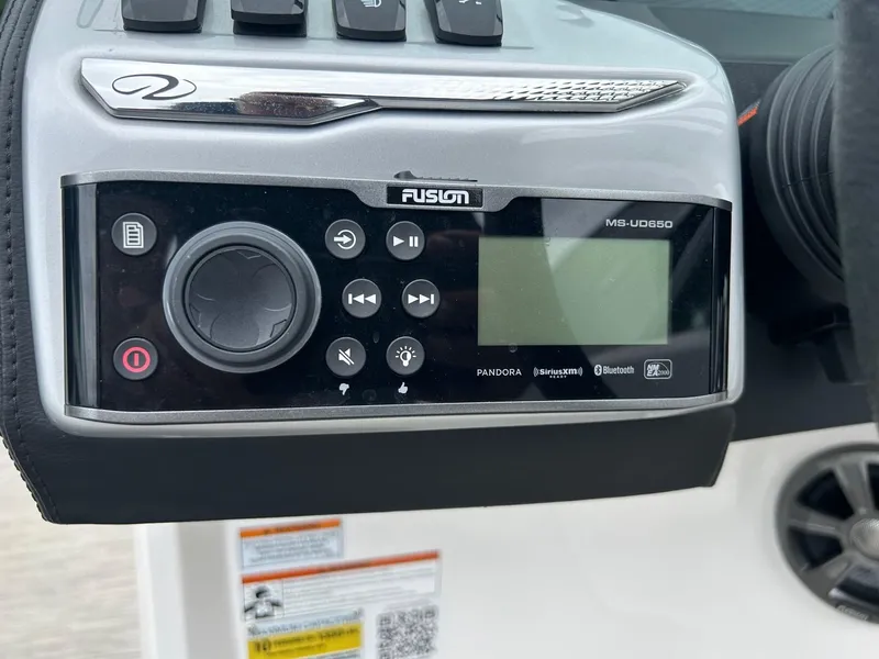 Slide: The Image of Regal 2000ES 2019 - 9