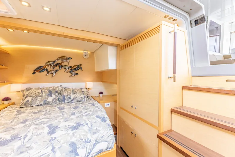 Slide: The Image of Lagoon 560 2012 - 101