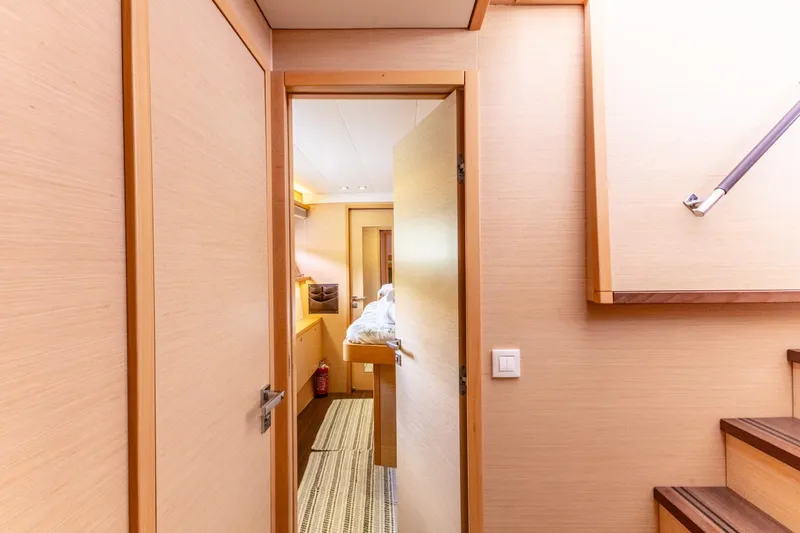 Slide: The Image of Lagoon 560 2012 - 102