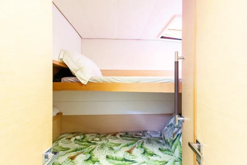 Slide: The Image of Lagoon 560 2012 - 104