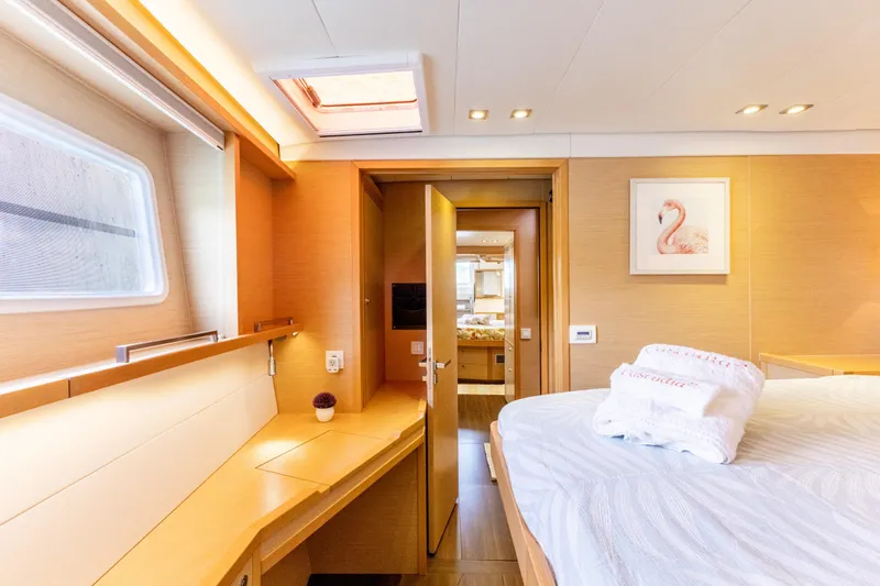 Slide: The Image of Lagoon 560 2012 - 111