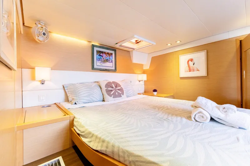 Slide: The Image of Lagoon 560 2012 - 114