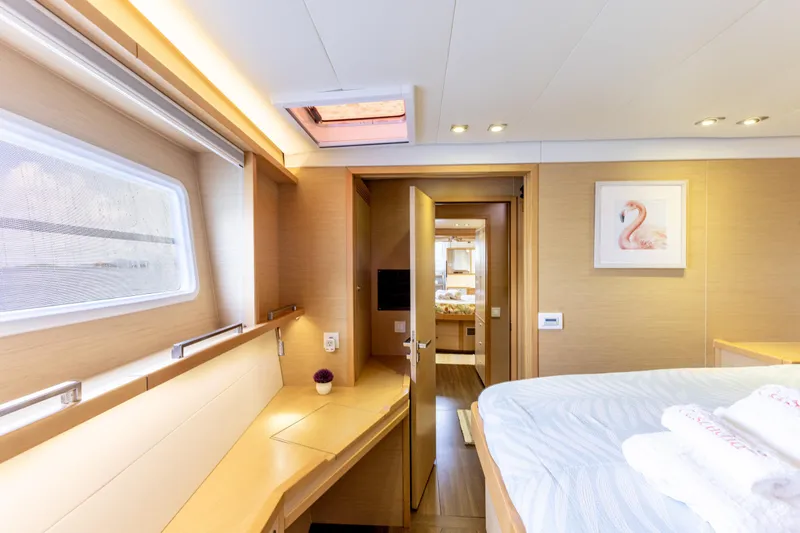 Slide: The Image of Lagoon 560 2012 - 119