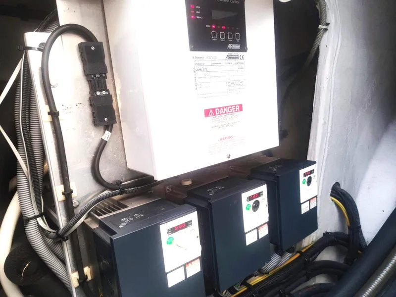 Slide: The Image of Lagoon 560 2012 - 125