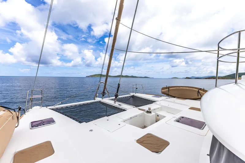 Slide: The Image of Lagoon 560 2012 - 50