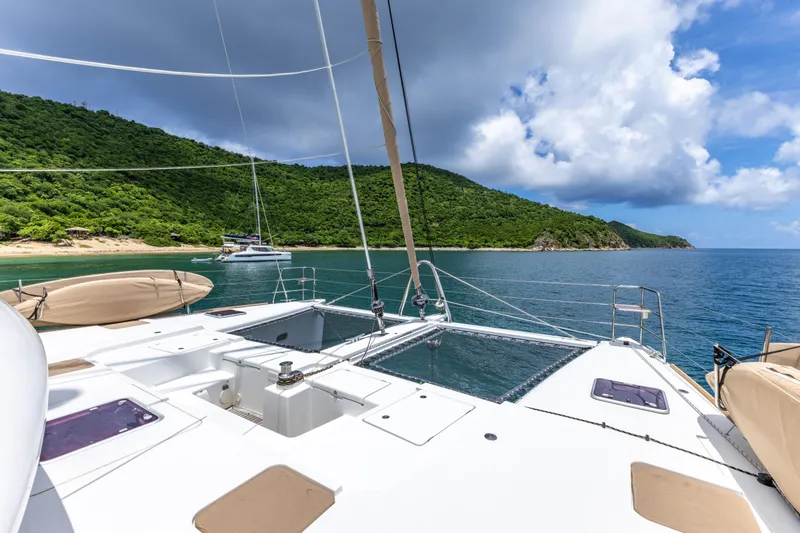 Slide: The Image of Lagoon 560 2012 - 52