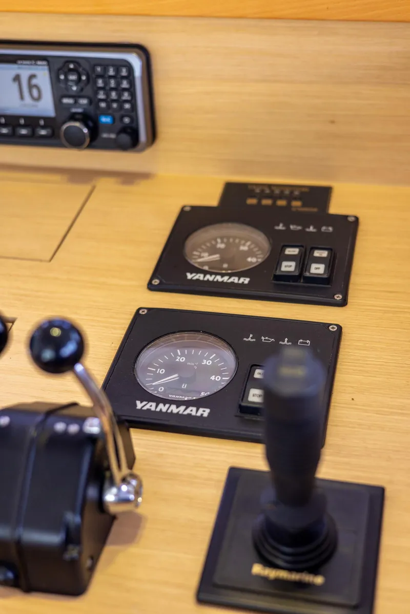 Slide: The Image of Lagoon 560 2012 - 66