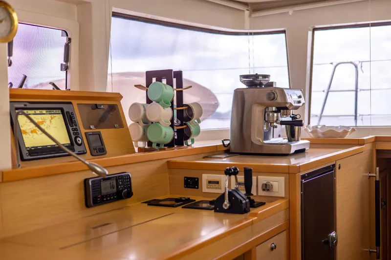 Slide: The Image of Lagoon 560 2012 - 69