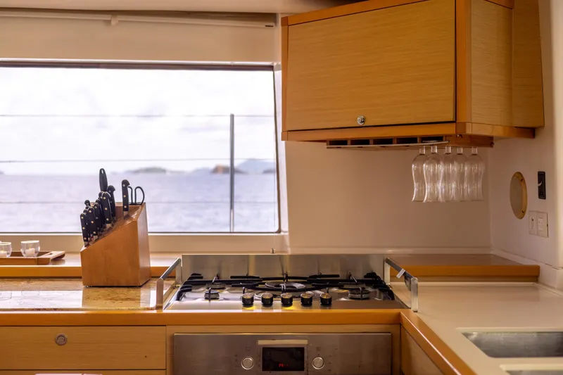 Slide: The Image of Lagoon 560 2012 - 71