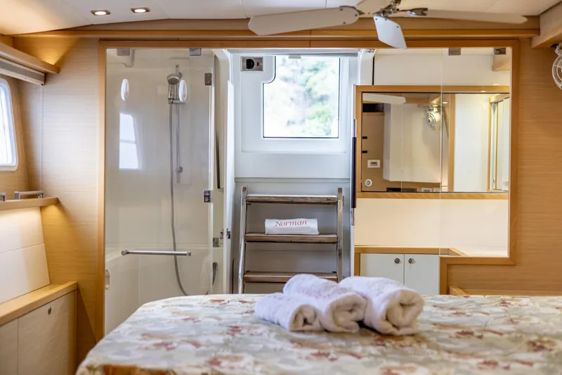 Slide: The Image of Lagoon 560 2012 - 72