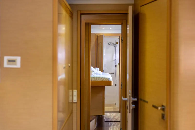 Slide: The Image of Lagoon 560 2012 - 75