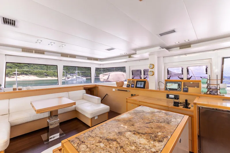 Slide: The Image of Lagoon 560 2012 - 83