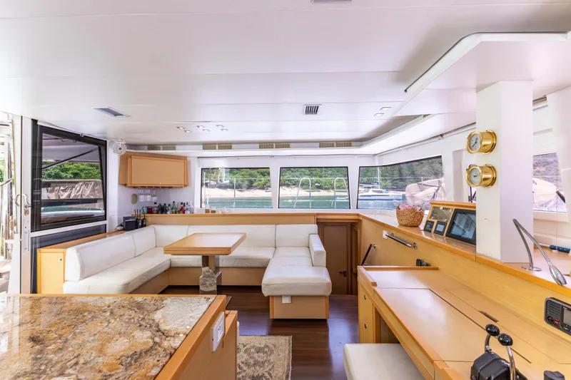 Slide: The Image of Lagoon 560 2012 - 85