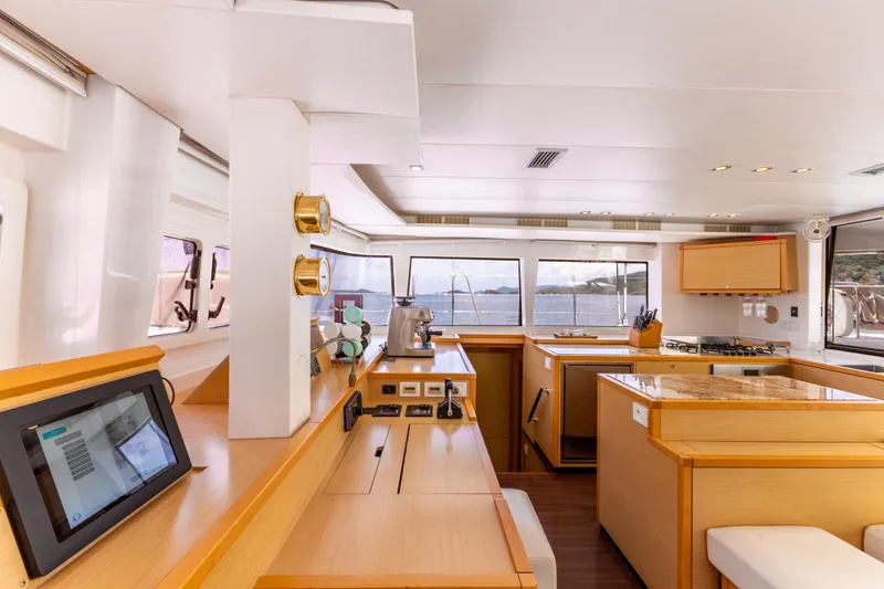 Slide: The Image of Lagoon 560 2012 - 89