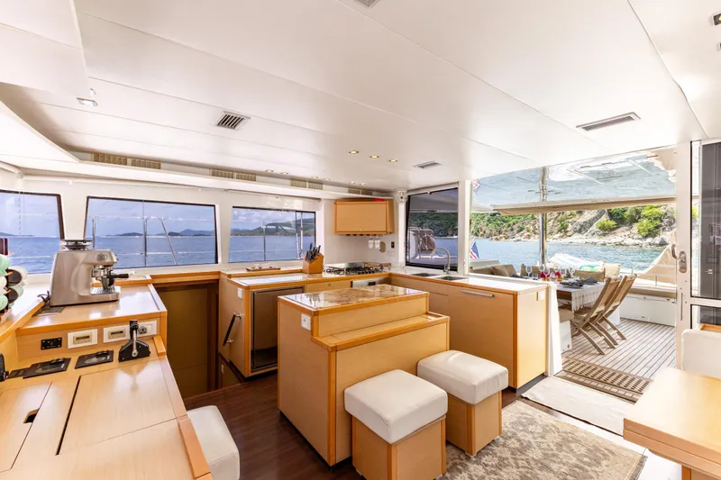 Slide: The Image of Lagoon 560 2012 - 90