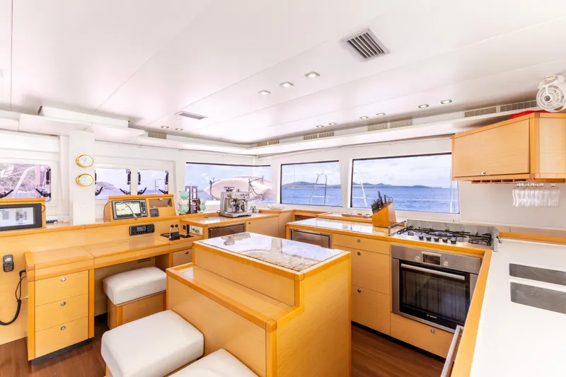 Slide: The Image of Lagoon 560 2012 - 95