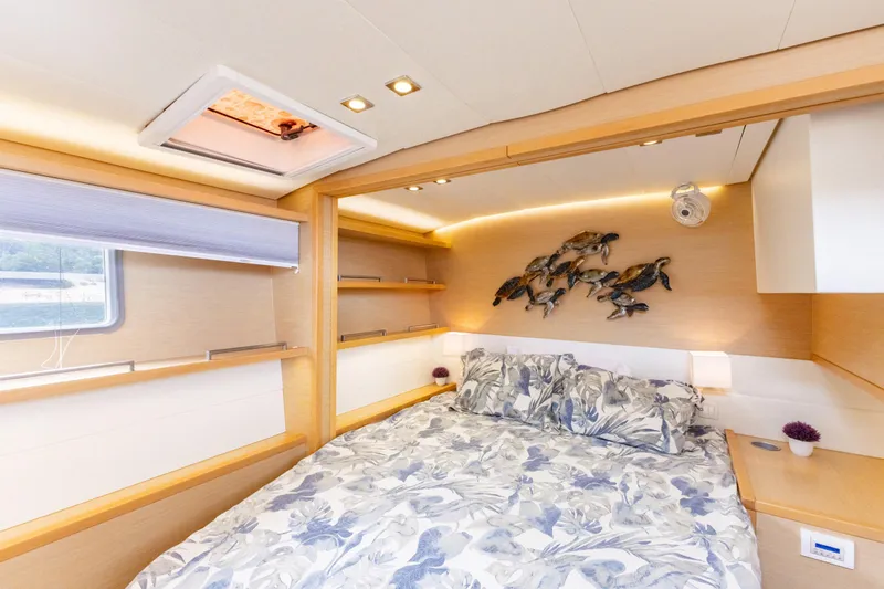 Slide: The Image of Lagoon 560 2012 - 98