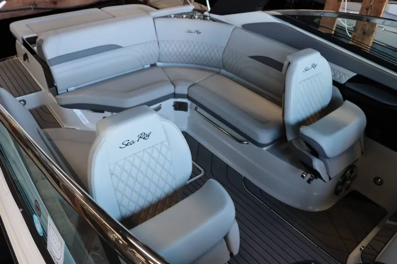 Slide: The Image of Sea Ray 260SXS 2023 - 10
