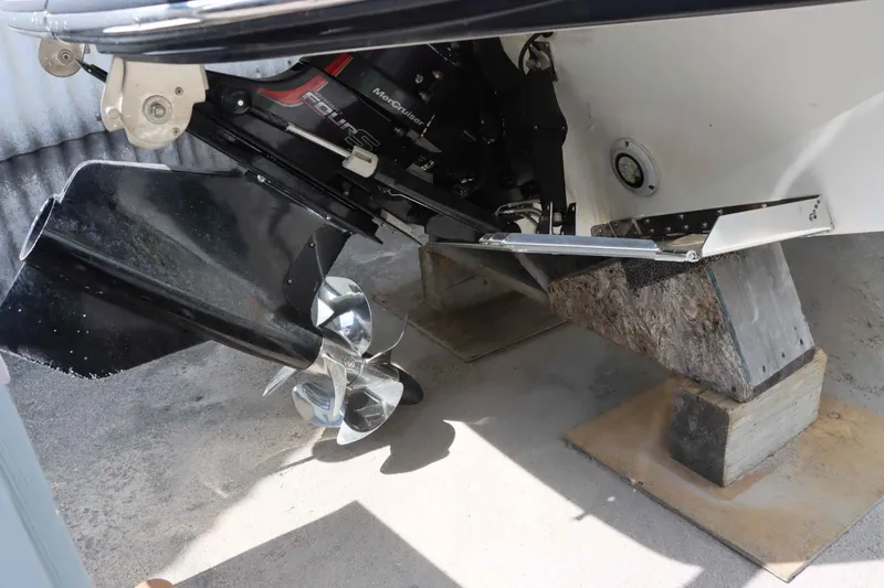 Slide: The Image of Sea Ray 260SXS 2023 - 19