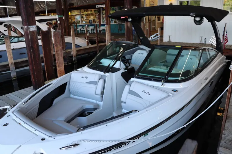 Slide: The Image of Sea Ray 260SXS 2023 - 3