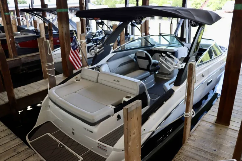 Slide: The Image of Sea Ray 260SXS 2023 - 4