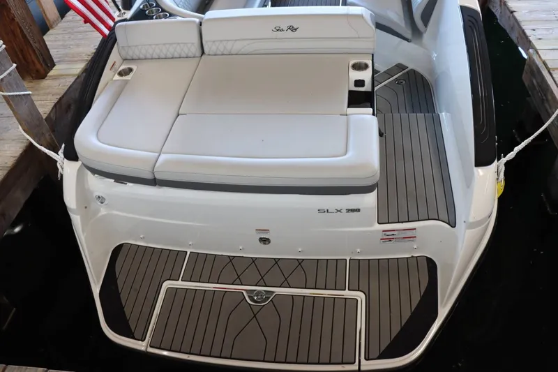 Slide: The Image of Sea Ray 260SXS 2023 - 5