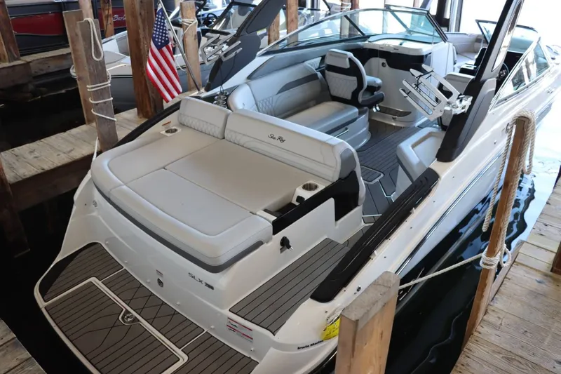 Slide: The Image of Sea Ray 260SXS 2023 - 8